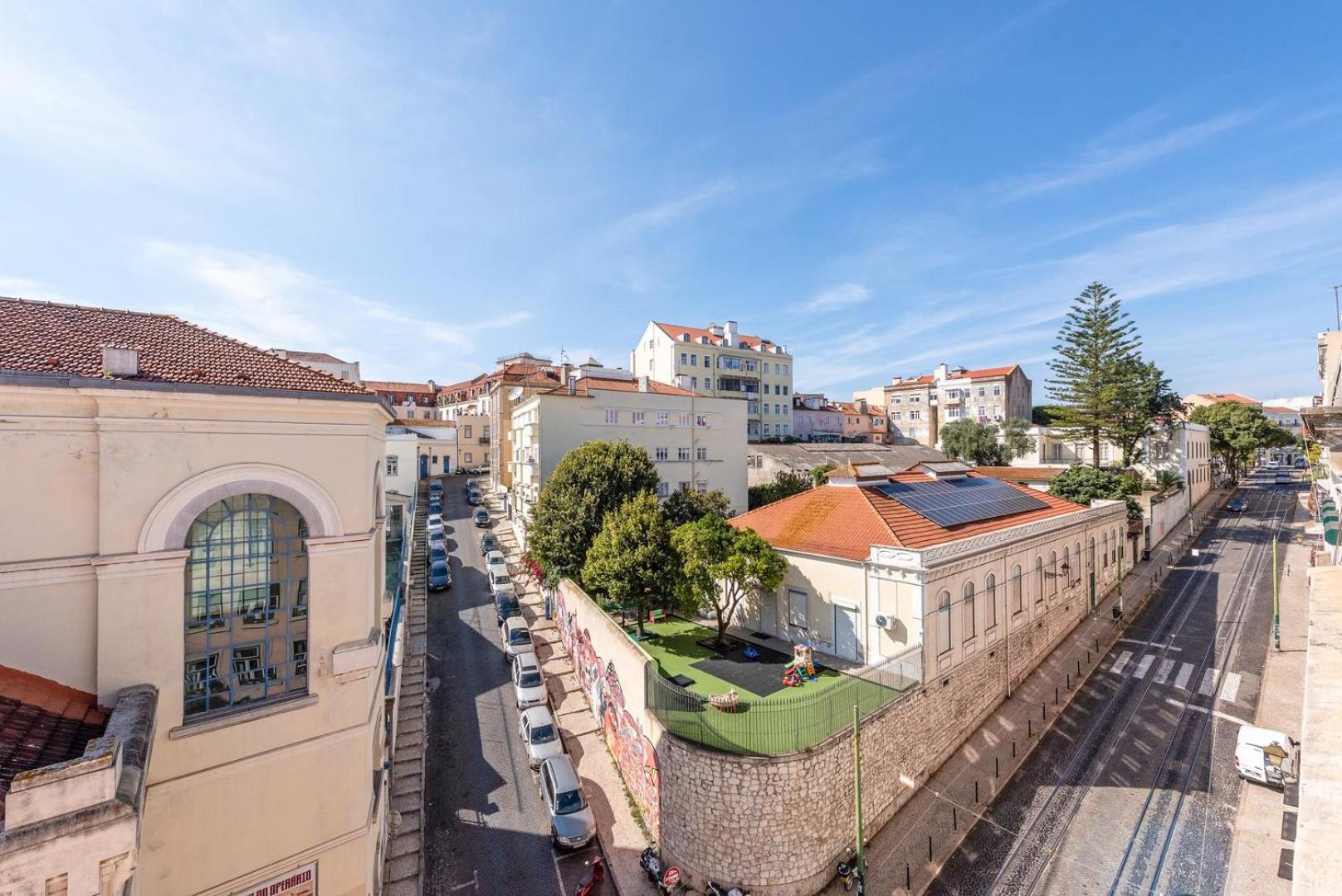 リスボンGuestready - Porta De Alfama, For Up To 6 Guests!アパートメント エクステリア 写真